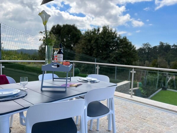 House | Outdoor dining