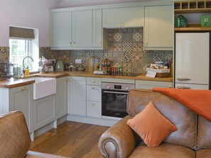 Dishwasher, cookware/dishes/utensils