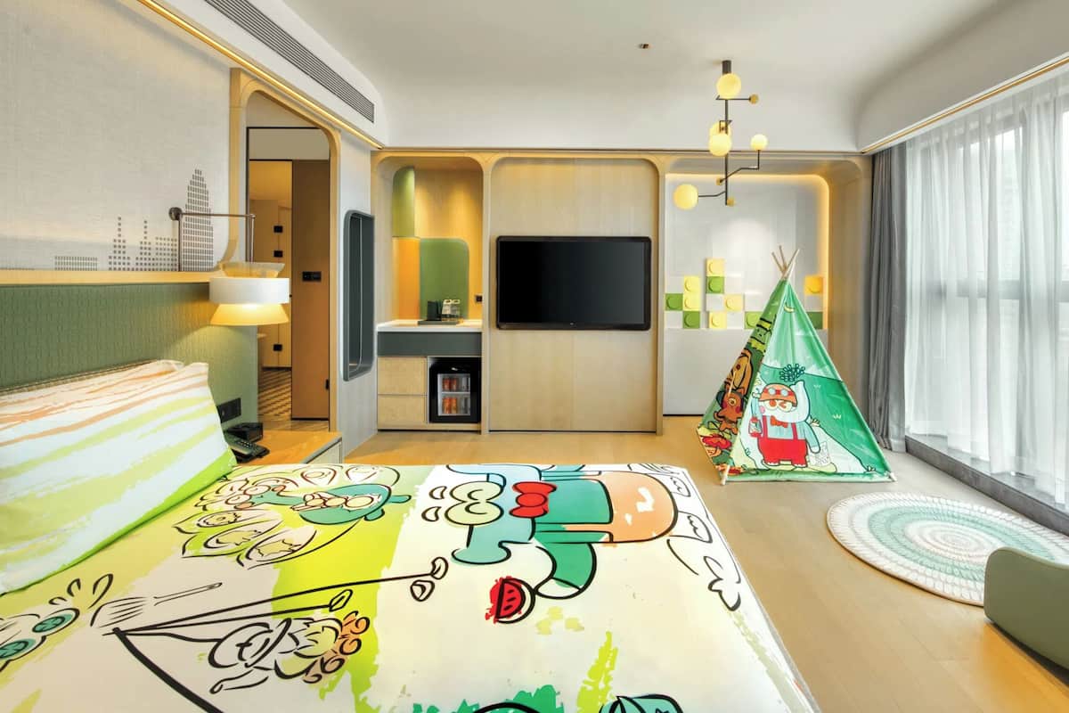 1 bedroom, premium bedding, down duvets, memory-foam beds