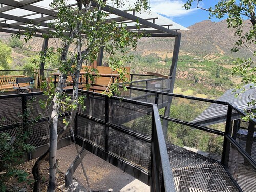 Boutique-mountain-lodge, near to Santiago de Chile, managed by owners

