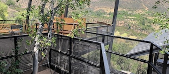 Boutique-mountain-lodge, near to Santiago de Chile, managed by owners