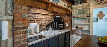 Historic Cottage Retreat-IG Cowboy Pool-Hot Tub