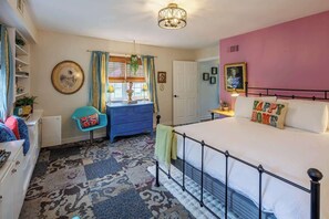 2 bedrooms, iron/ironing board, travel cot, WiFi