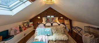 Historic Cottage Retreat-IG Cowboy Pool-Hot Tub