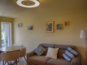 TV - Beau studio cabine avec piscine et plage à 50m (Saint-Raphaël)