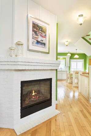 Interior - "The Charleston" Luxury Townhome, Pool, Hot Tub, Golf Membership, Near Lake and Beaches (Holland)