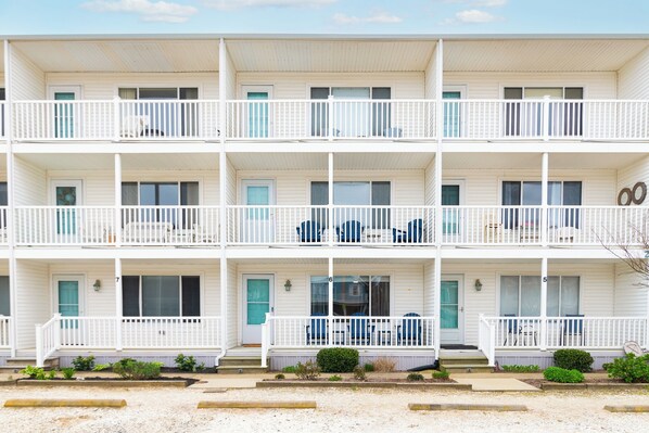 Exterior - Walk to the Beach - Ocean Block - 1st Floor Condo (Dewey Beach)