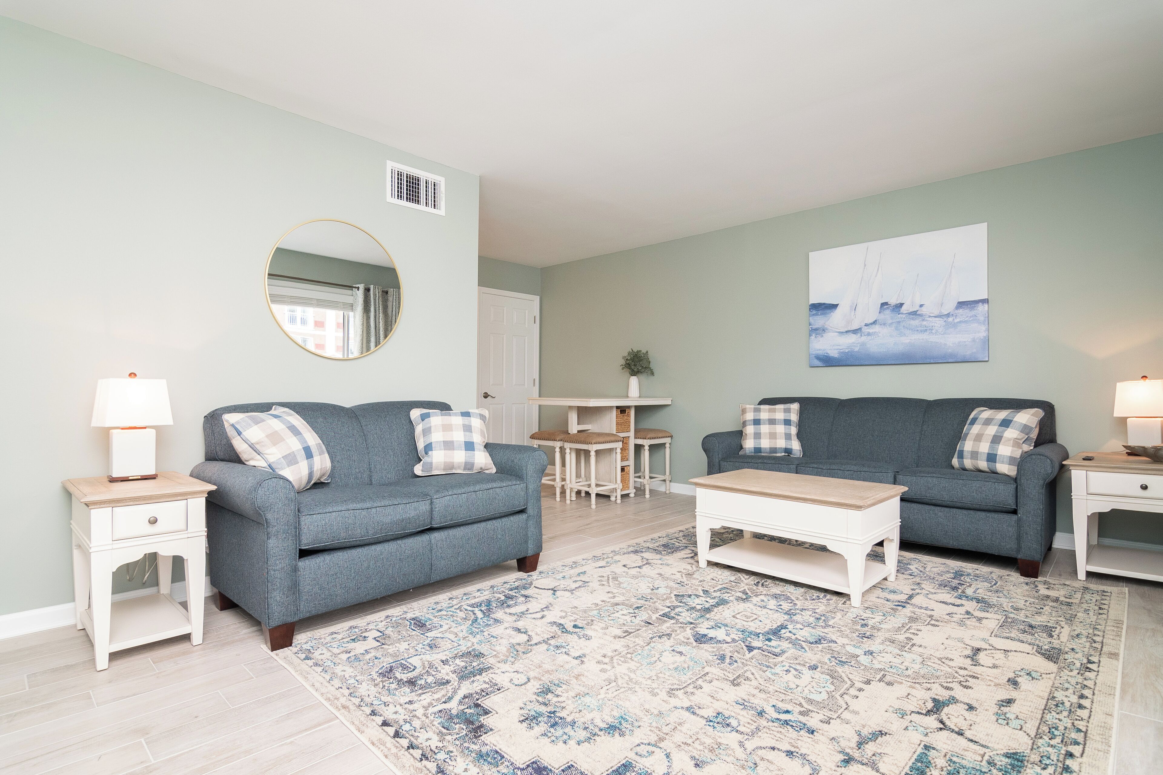 Ocean Block - 1st Floor Condo - Walk to the Beach