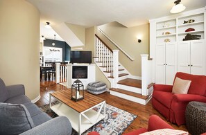 TV, fireplace