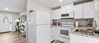 Tranquil Naples Apartment by the Gulf with Outdoor Space