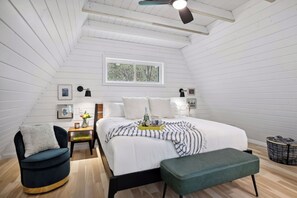 2 bedrooms, desk, iron/ironing board, free WiFi