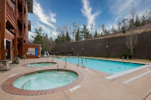 Outdoor pool, a heated pool - The ultimate resort experience. Pool, hot tub, sauna, steam room, exercise room. (Hunter)