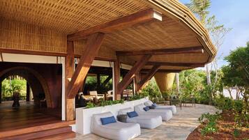 Se sirven desayunos, comidas y cenas