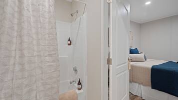 2 chambres, fer et planche Ă  repasser, Wi-Fi, draps fournis