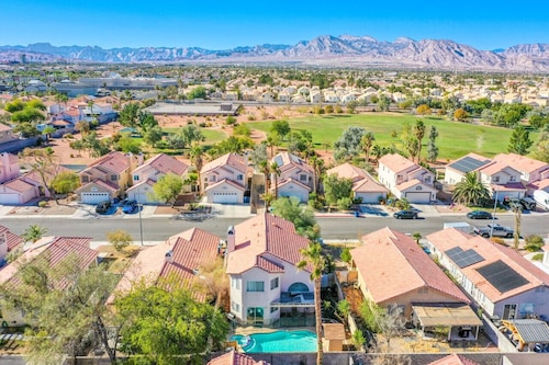 Red Rock Poolside Retreat
