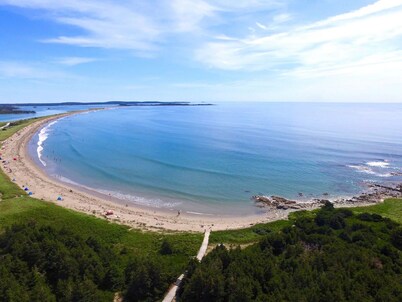 Beautiful Oceanview Paradise Minutes from Martinique Beach
