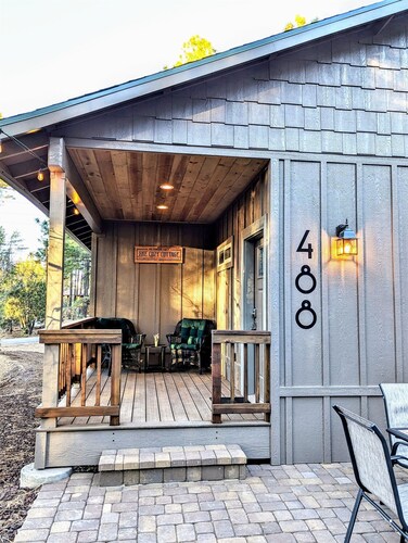 Relax & Recharge in Cozy Pinetop 2BR Retreat