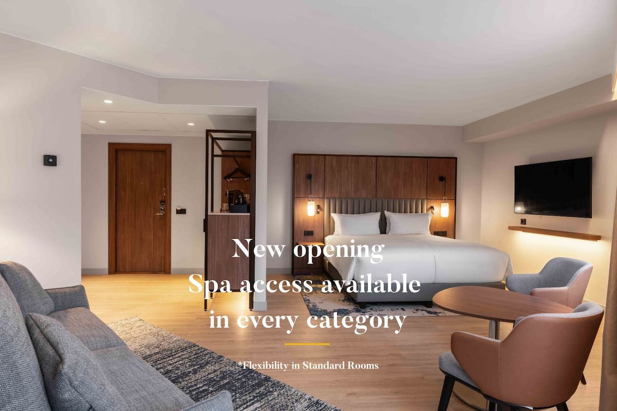 Junior Suite, 1 King Bed (Free Spa Access) | 1 bedroom, minibar, in-room safe, blackout curtains