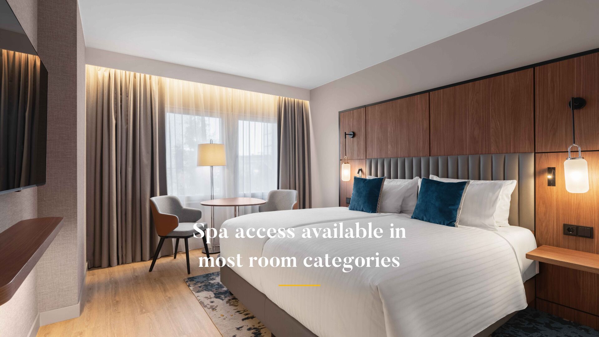 Standard-huone, 1 suuri parisänky (Free Spa Access) | Minibaari, tallelokero huoneessa, pimennysverhot, silitysrauta/-lauta