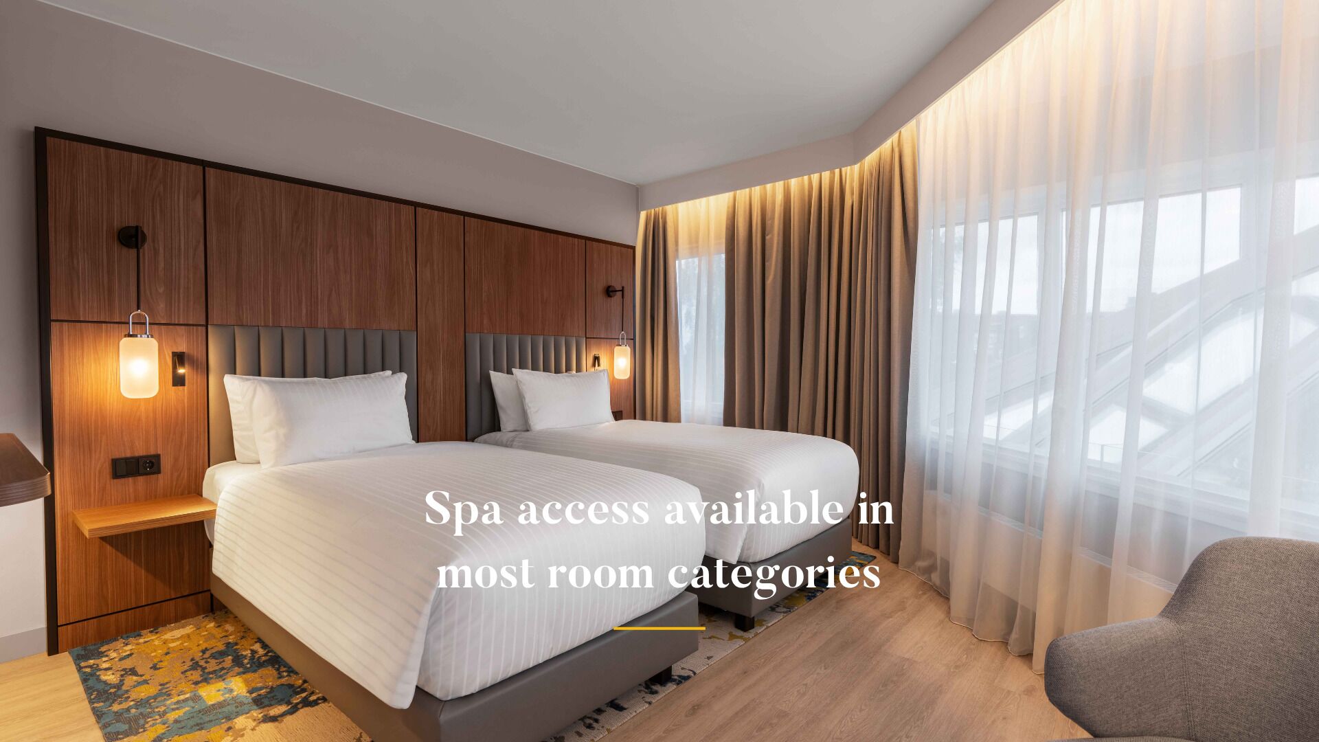 Premium-huone, 2 yhden hengen sänkyä (Free Spa Access) | Minibaari, tallelokero huoneessa, pimennysverhot, silitysrauta/-lauta