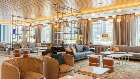 Siddeområde i lobbyen