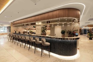 Breakfast and dinner served - voco Stockholm Kista by IHG (Kista)