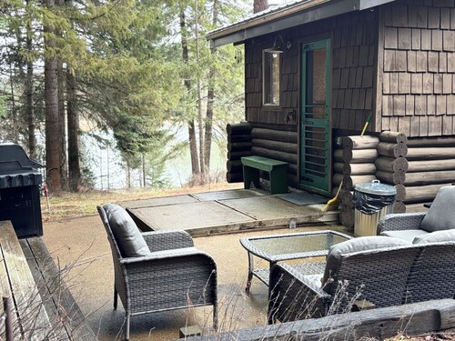 Log House on acreage, 30 min east of Coeur d’ Alene  near Rose Lake and Medimont