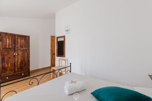 3 室のベッドルーム、WiFi、ベッドシーツ