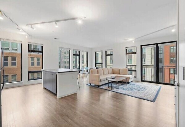 Interior - Amazing 2 Bedroom 2 Bathroom (Somerville)