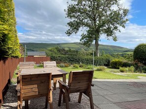 Outdoor dining - Homely Bungalow in Rhayader (Rhayader)