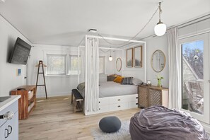 4 chambres, fer et planche à repasser, Wi-Fi, draps fournis