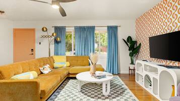 Smart TV, fireplace, video games, table tennis