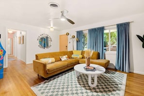 Smart TV - Heated Pool • Sand V'ball • Mins>DT • Sleeps 10 (Austin)
