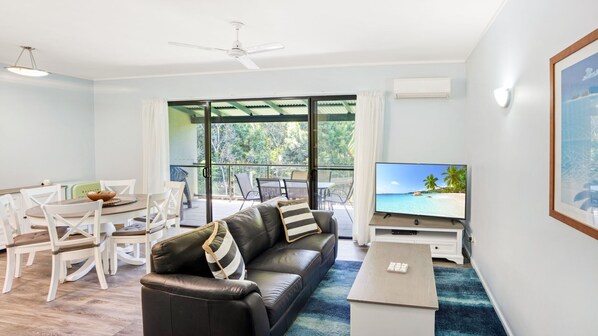 TV - Baden 58 - Rainbow Shores. Pools, outdoor spa, walk to beach. Tennis court (Rainbow Beach)