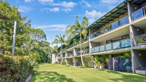 Exterior - Baden 58 - Rainbow Shores. Pools, outdoor spa, walk to beach. Tennis court (Rainbow Beach)