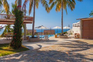 Terrace/patio - Hotel Casa Rush (San Pedro Pochutla)