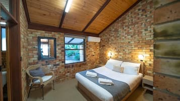 3 habitaciones, tabla de planchar con plancha, wifi y ropa de cama