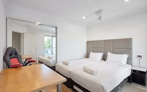 2 chambres, fer et planche à repasser, Wi-Fi, draps fournis