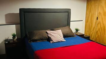 Standard Triple Room, Courtyard View | Bed sheets