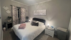 2 sovrum, strykjärn/strykbräda, wi-fi och sängkläder