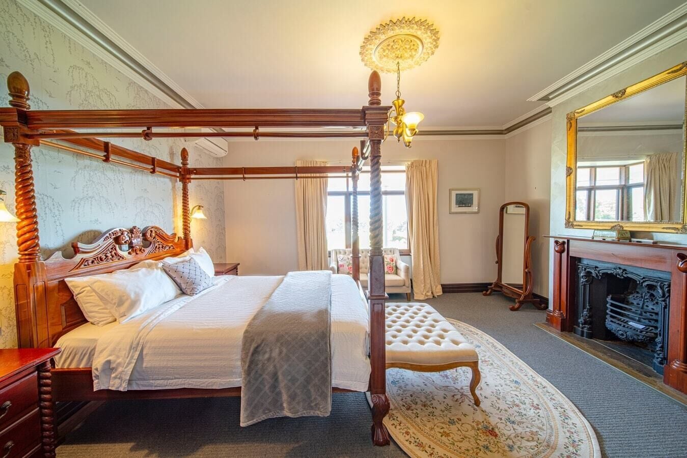 5 chambres, fer et planche à repasser, draps fournis