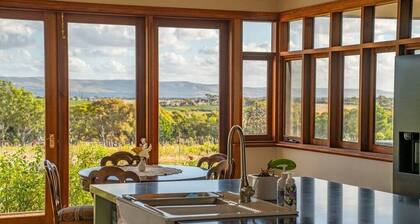 Condor Estate Spacious with Vineyard and Fireplace