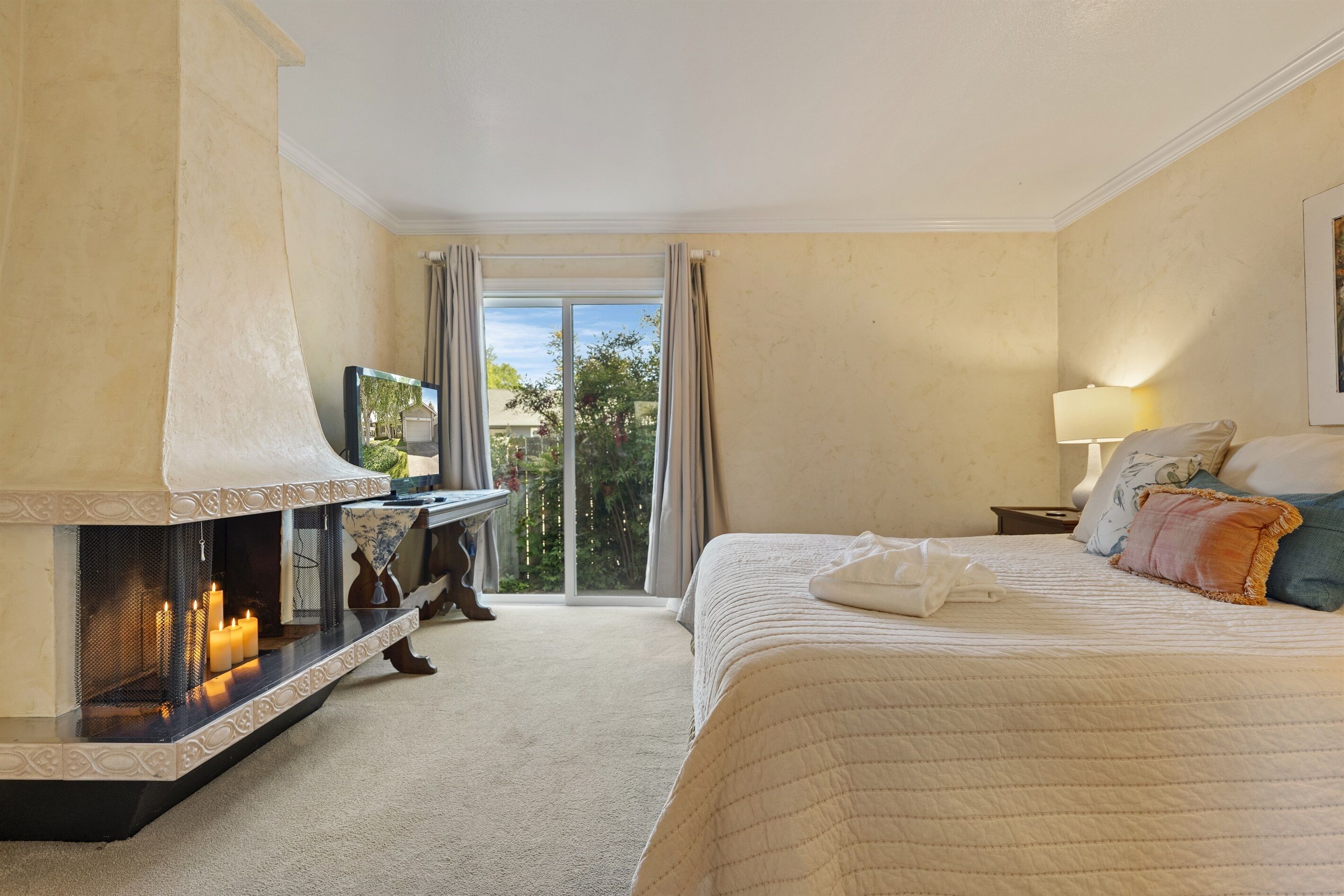 The Happy Hamlet | Great Location,Lovely 3BR Home!