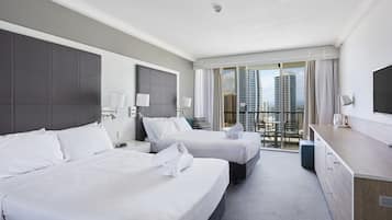 Iron/ironing board, bed sheets