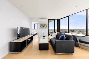 TV - Convenient Located 1bedroom apartment in St Kilda (St Kilda)