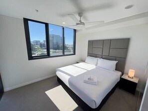 2 quartos, ferros/tábuas de passar roupa, Wi-Fi, roupa de cama