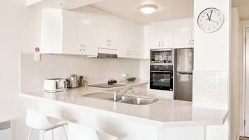 Fridge, microwave, oven, stovetop