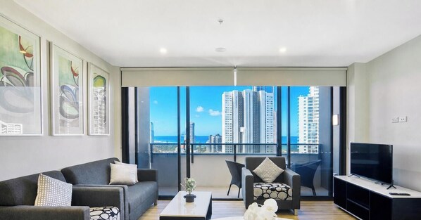 TV - Two Bedroom Apartment with view In SurfersParadise (Surfers Paradise)
