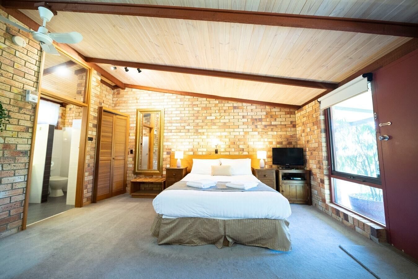 Strykejern/-brett, wi-fi og sengetøy