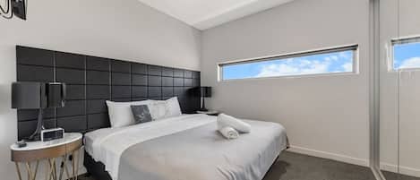 1 habitación, tabla de planchar con plancha, wifi y ropa de cama